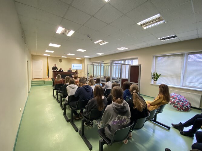 Alytaus apylinkės teismo Druskininkų rūmuose lankėsi mokiniai