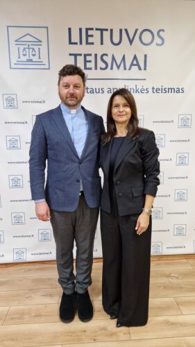 Alytaus apylinkės teismą aplankė kunigas Rytis Baltrušaitis