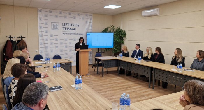 Alytaus apylinkės teisme visuotinio teisėjų susirinkimo metu pristatyta 2025 metų veiklos ataskaita